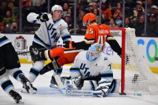 Mammoth vs Ducks: An Extraordinary Comparison