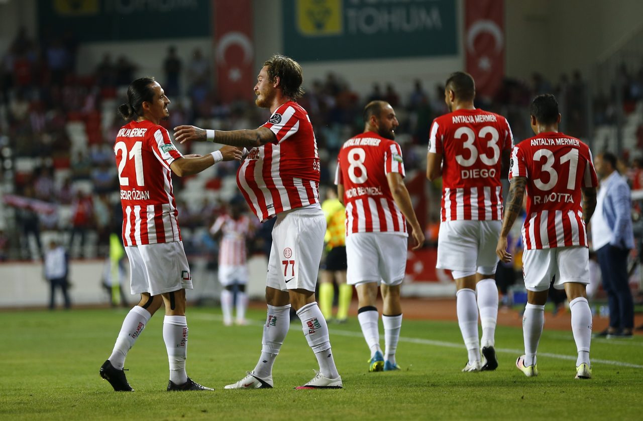 Antalyaspor vs Trabzonspor: A Clash of Turkish Football Titans