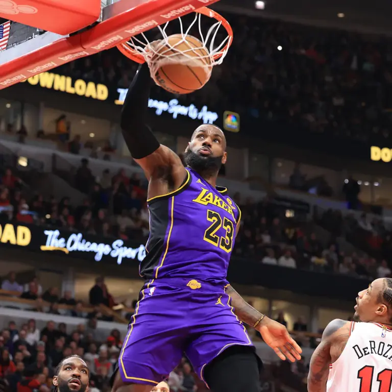 The Epic Rivalry: Bulls vs Lakers in NBA History