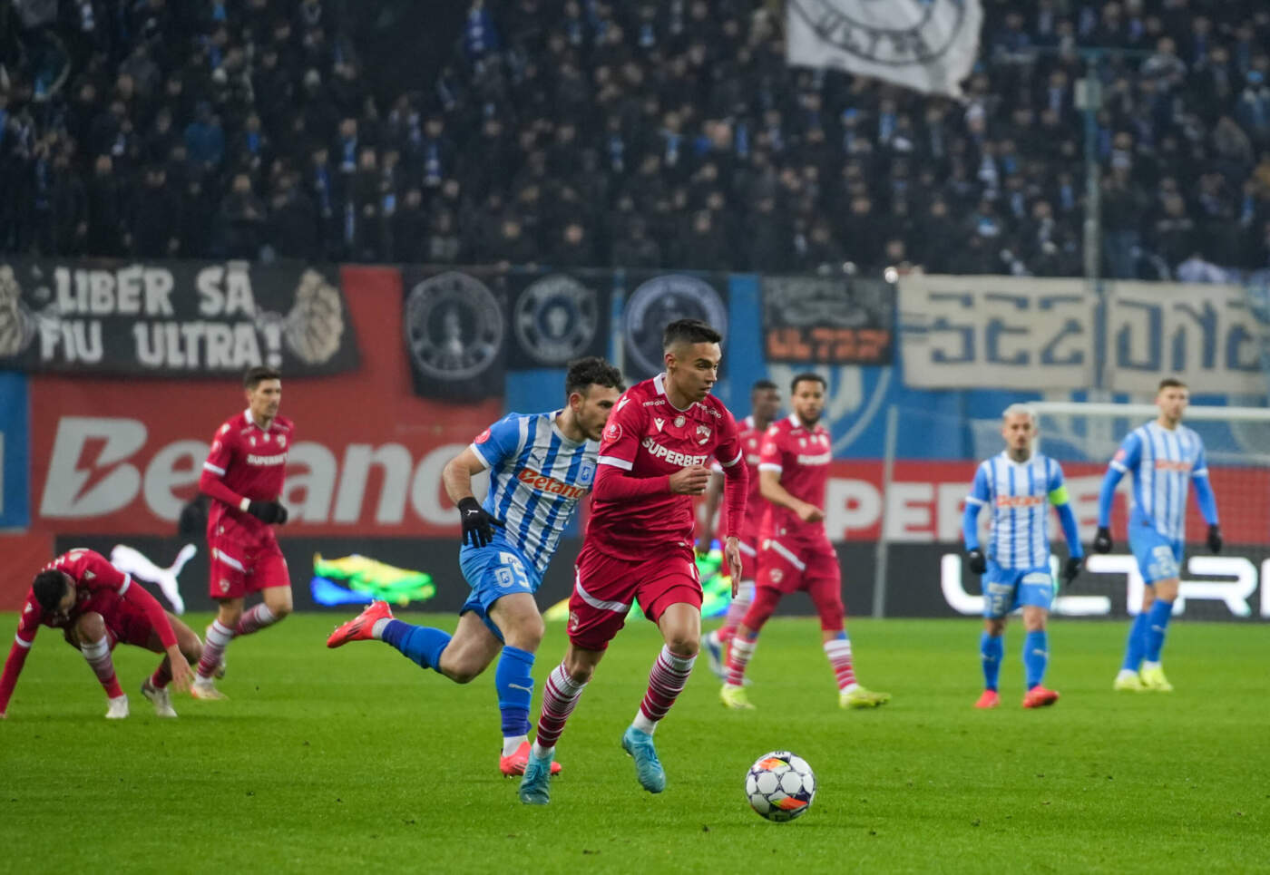 Dinamo București and Universitatea Craiova: A Historic Rivalry
