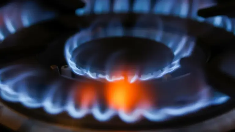 Energy Price Cap Reduced: Households to Save on Energy Bills Starting April
