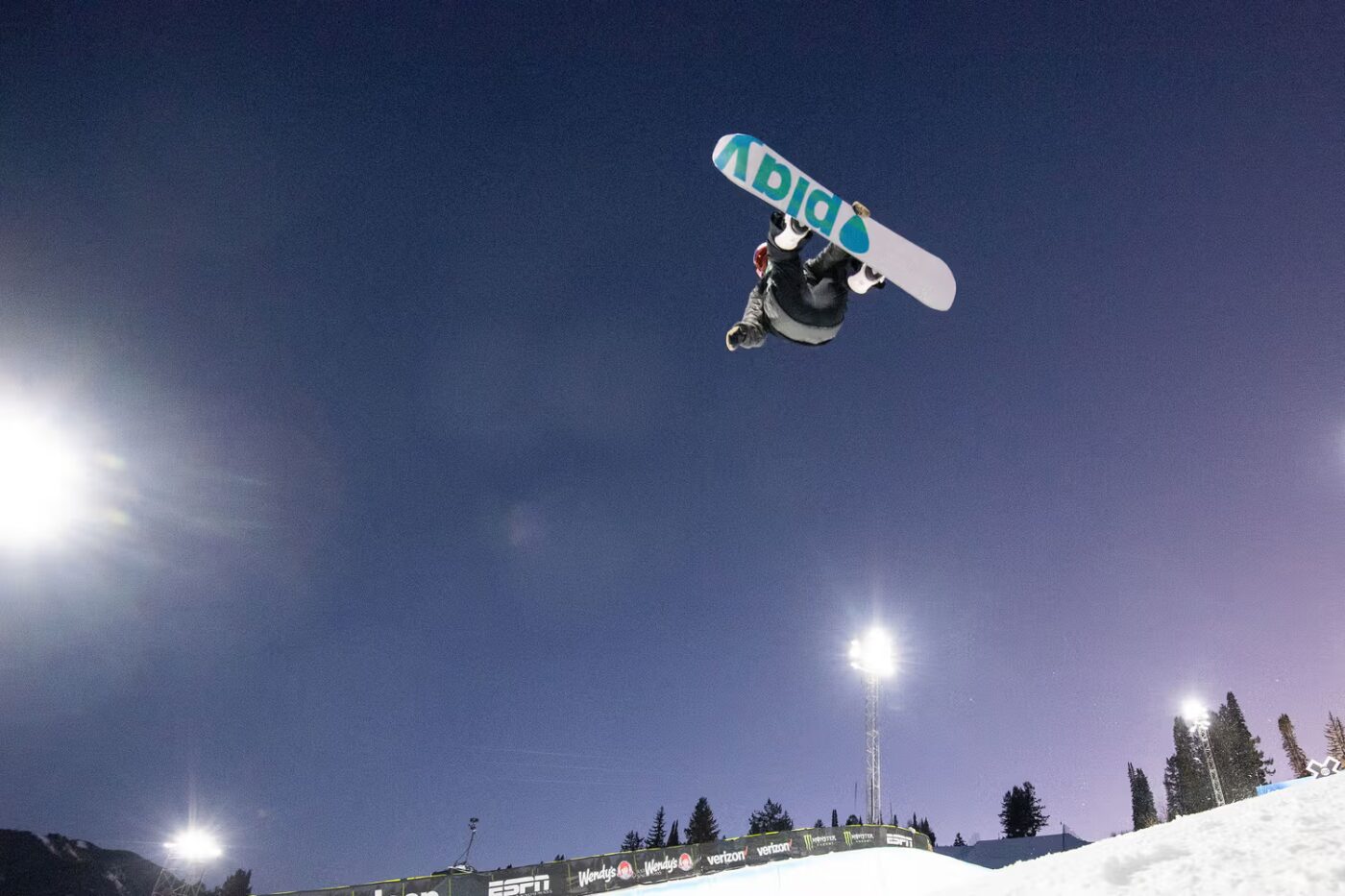 The Inspirational Journey of Queralt Castellet in Snowboarding