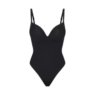 The Rise of Skims: Redefining Shapewear