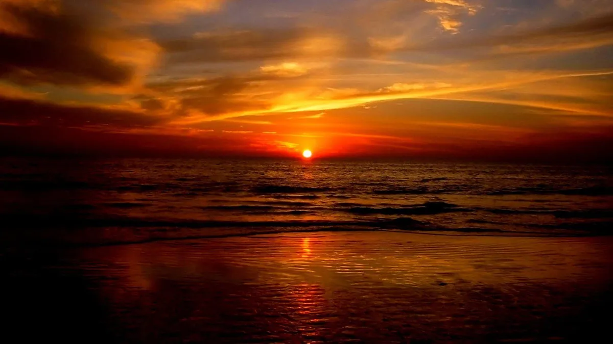 Exploring the Stunning Sunset: Saharan Dust to Transform UK Skies