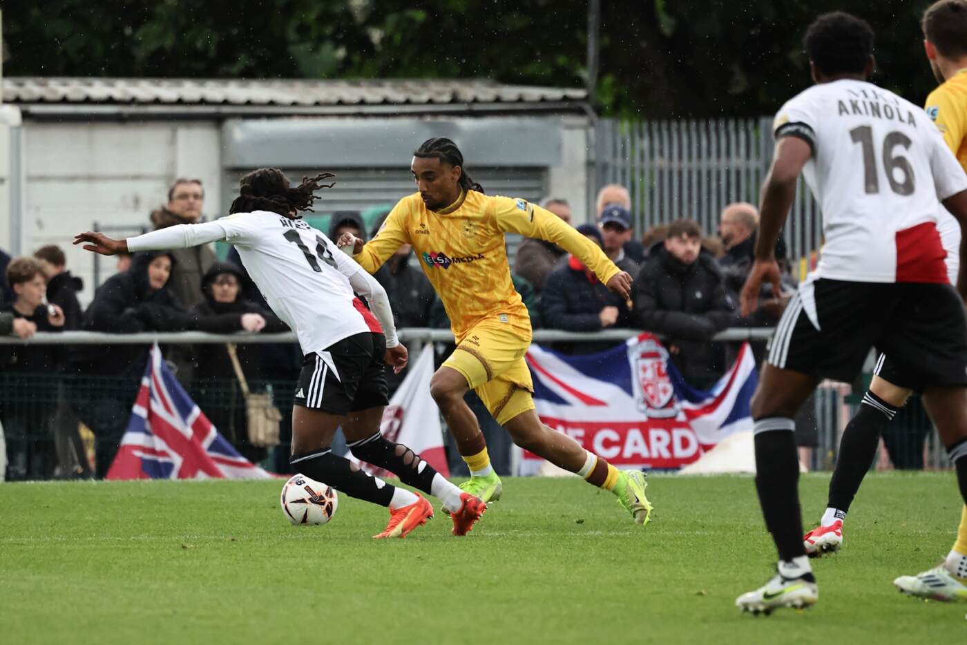 Sutton United vs Woking: A Thrilling Local Derby