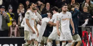 Dramatic Finish: Swansea City Holds On to Unbeaten Home Record