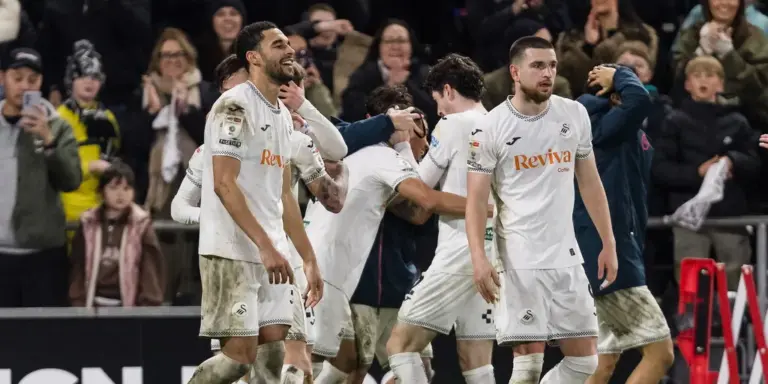 Dramatic Finish: Swansea City Holds On to Unbeaten Home Record