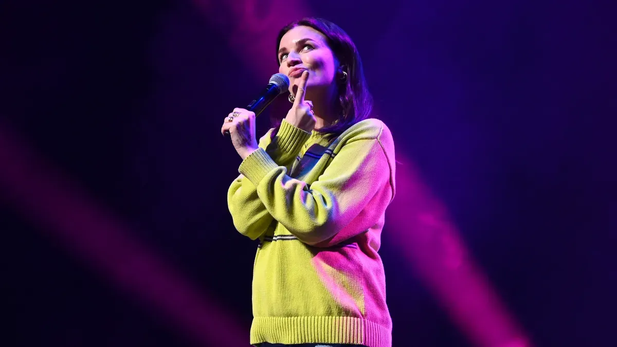 Aisling bea: Oxford welcomes  for her first tour performance