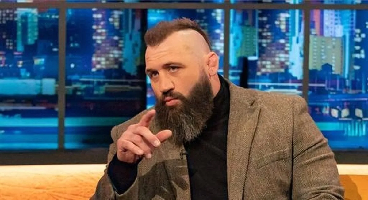 Aisling Bea Shines on The Jonathan Ross Show in London