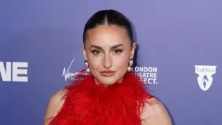 Amber davies pulls out of Legally Blonde The Musical due to illness