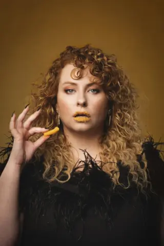 Amy Gledhill Shines in Last One Laughing’s Second Season