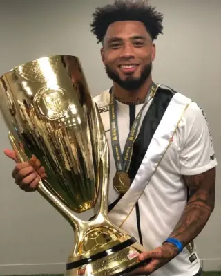 Colin kazim richards: Colin Kazim-Richards Takes the Helm at Crawley Town