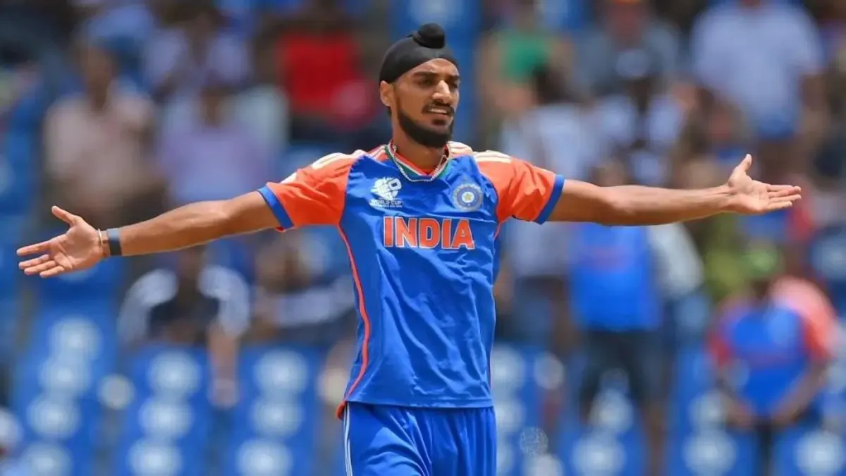 Daryl Mitchell Involved in T20 World Cup Final Incident