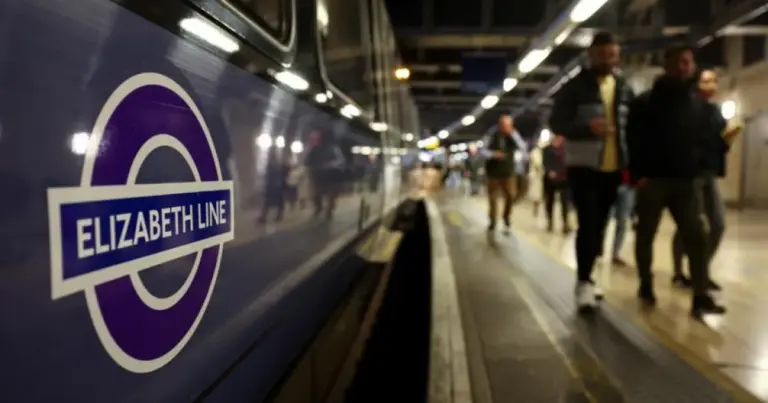 Elizabeth line: Incident on the