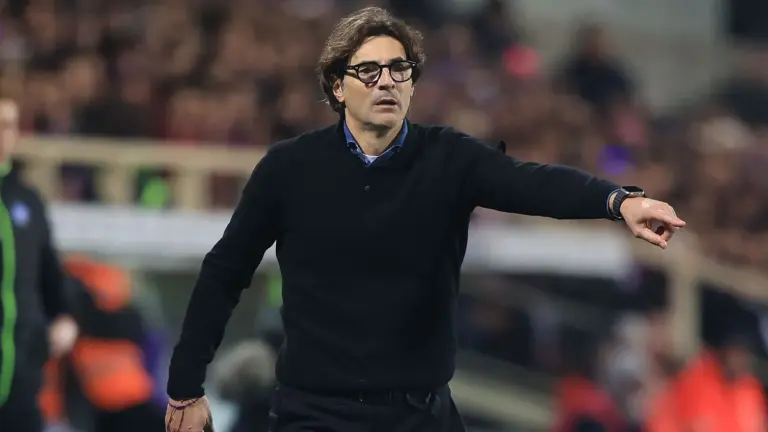 Fiorentina Triumphs in Florence with a 2-1 Victory Over Rakow