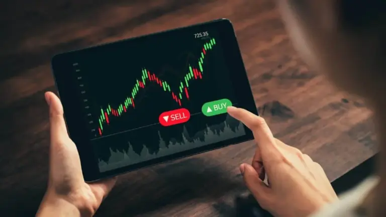 FTSE 250: Vistry Group Faces Significant Share Price Decline