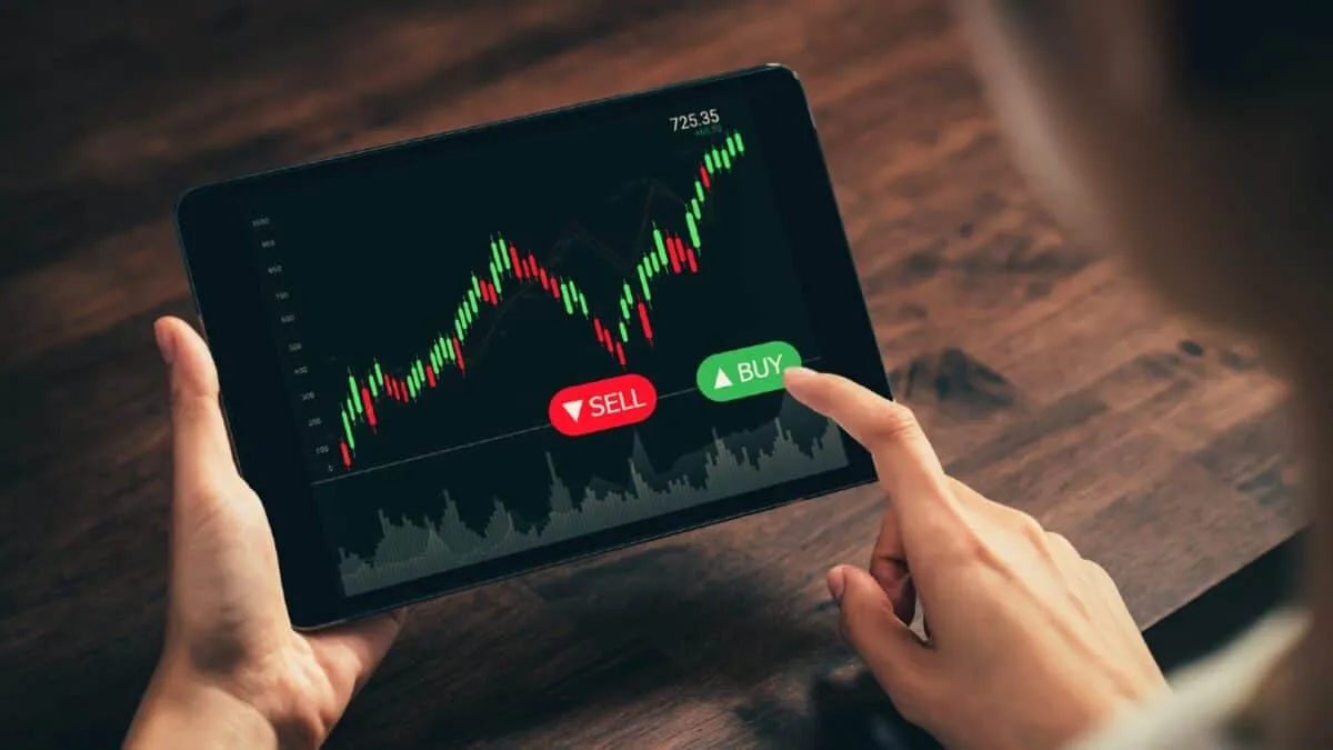 FTSE 250: Vistry Group Faces Significant Share Price Decline