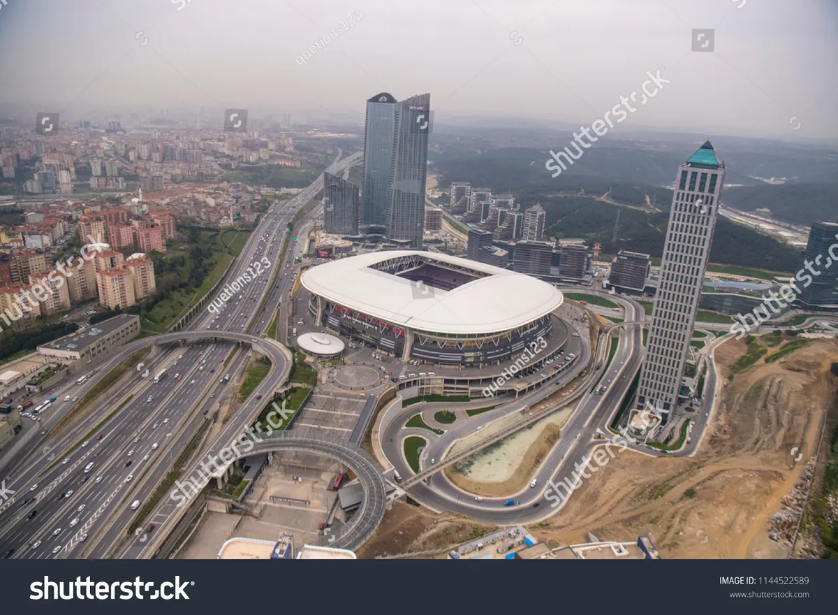 Galatasaray Stadium Hosts Dramatic UEFA Champions League Clash