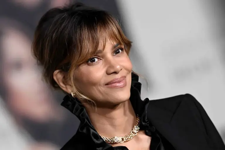 Halle berry announces engagement to van hunt