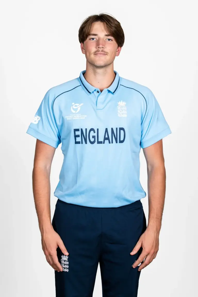 James Coles Fetches £390,000 in Men’s Hundred Auction