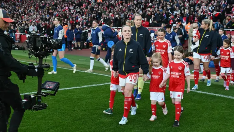 Kim Little Shines at Emirates Stadium