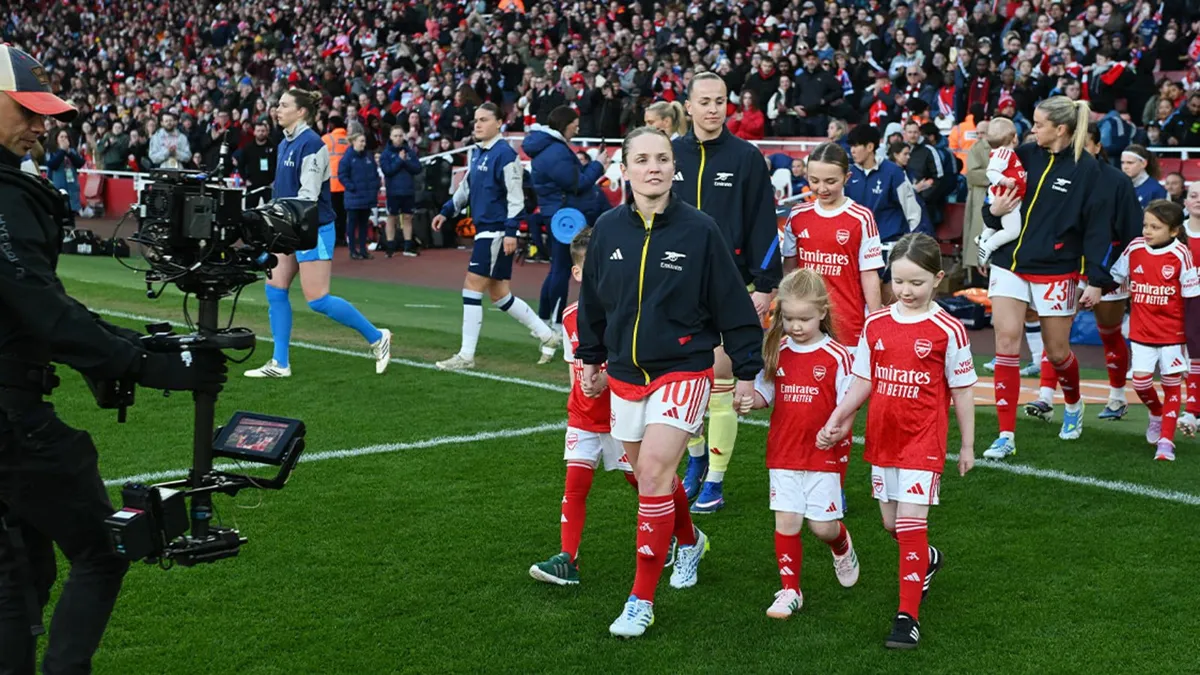 Kim Little Shines at Emirates Stadium
