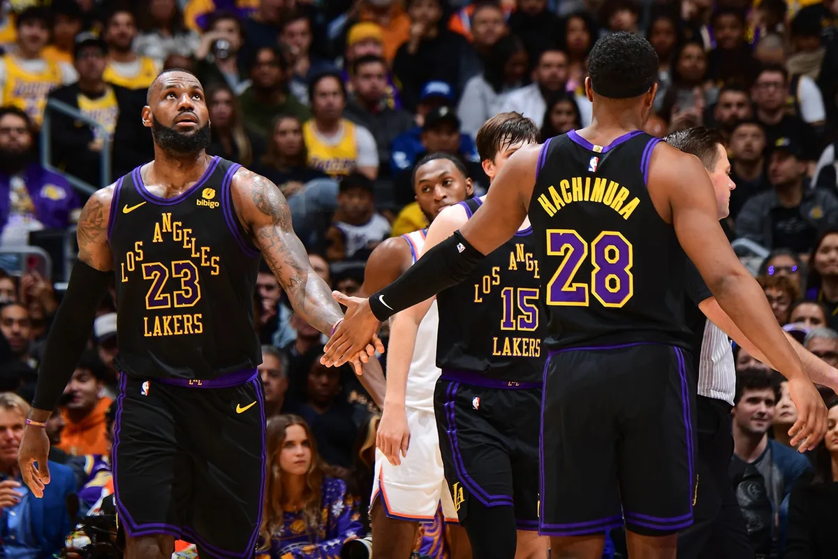 Lakers vs Knicks: A Clash of Playoff Aspirations