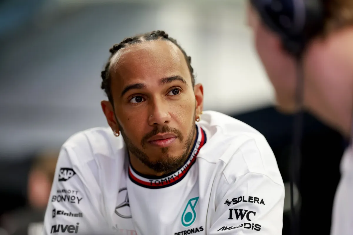 Lewis hamilton finishes fourth at the Australian Grand Prix