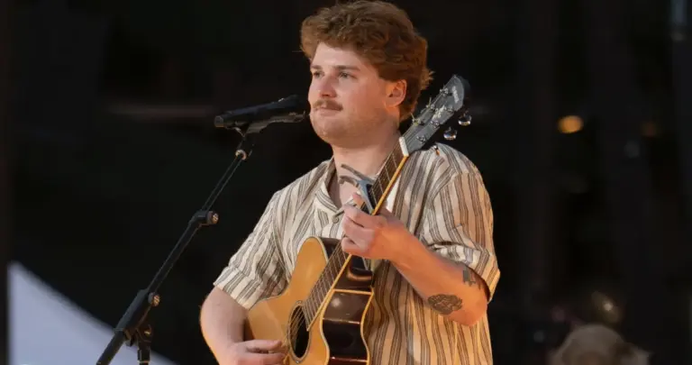Noah kahan: Brooks Rosser Shines with ‘s ‘Everywhere, Everything’ on American Idol