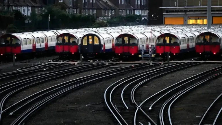 Piccadilly line: Updates on the : Service Disruptions Ahead