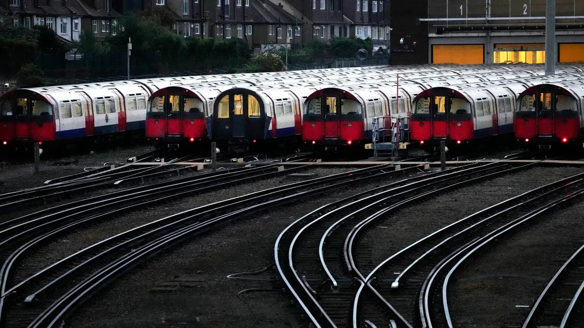 Piccadilly line: Updates on the : Service Disruptions Ahead