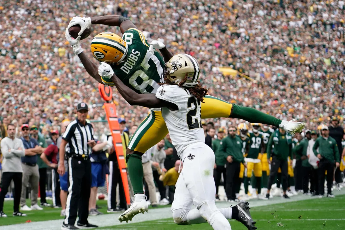 Romeo doubs signs with the new england patriots
