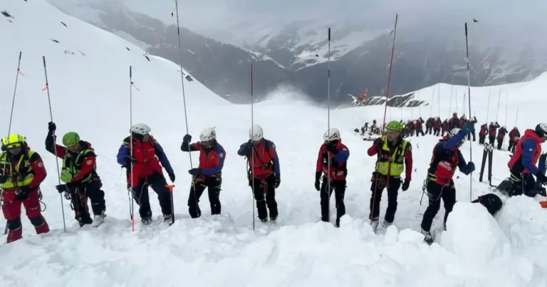 South Tyrol Avalanche Claims Lives of Two Skiers