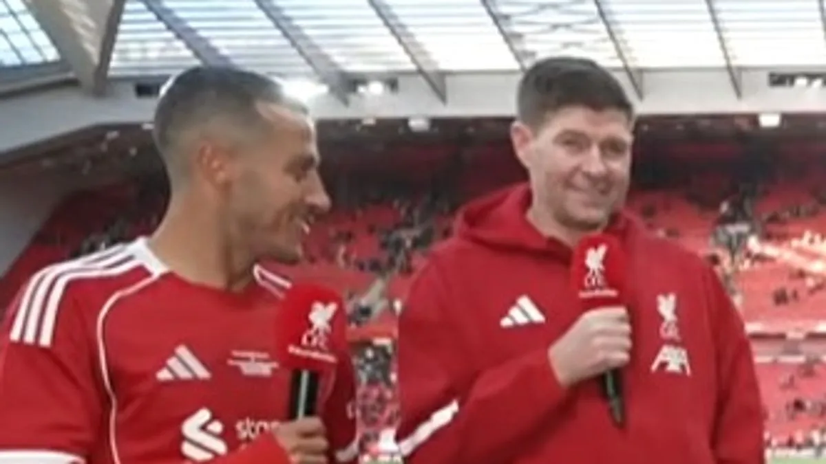 Thiago alcantara: Anfield Celebrates  in Legends Match