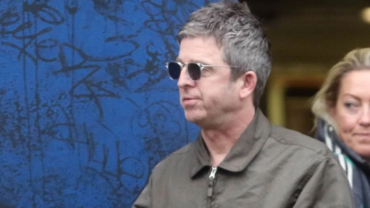 Tori cook: Noel Gallagher and : A New Chapter