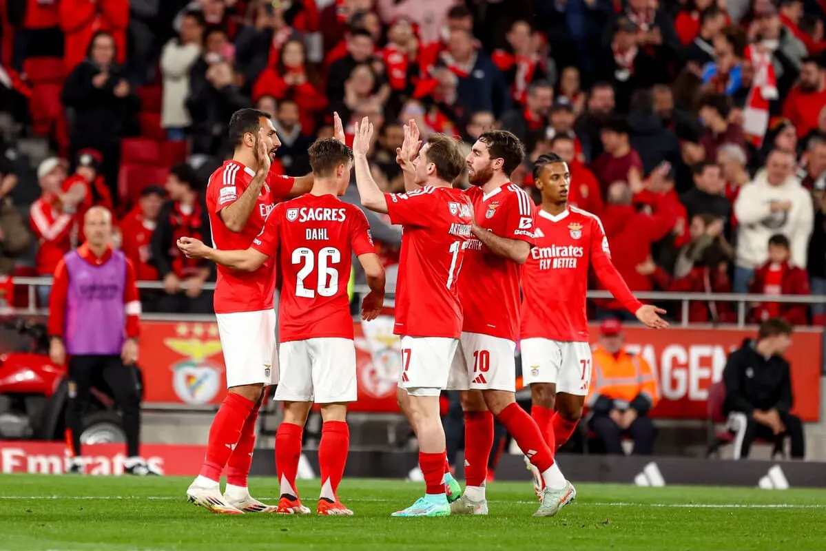 Casa Pia vs Benfica: A Clash at Estadio Municipal de Rio Maior