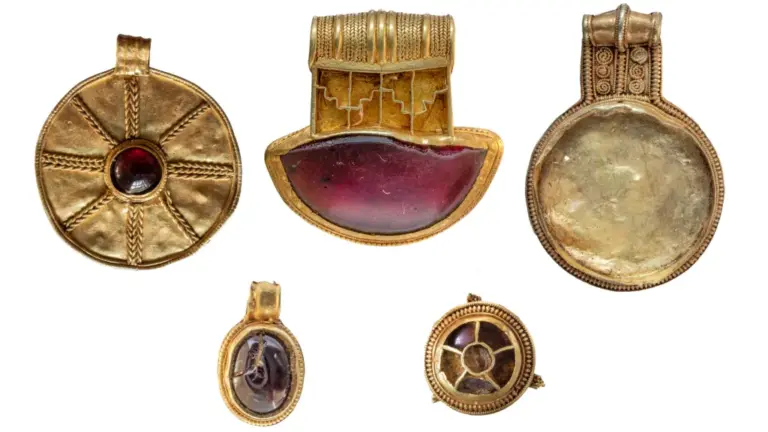 Gold: Lincoln Museum Celebrates Anglo-Saxon  Discovery