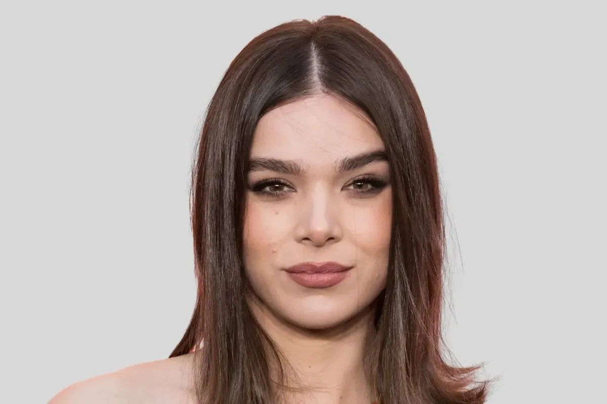 Hailee Steinfeld Welcomes Baby Girl