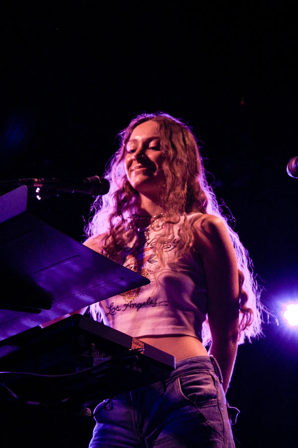 Holly humberstone: Glasgow Welcomes  for a Captivating Performance