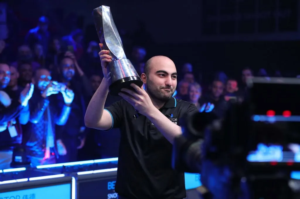 Hossein Vafaei Faces Judd Trump at the Crucible