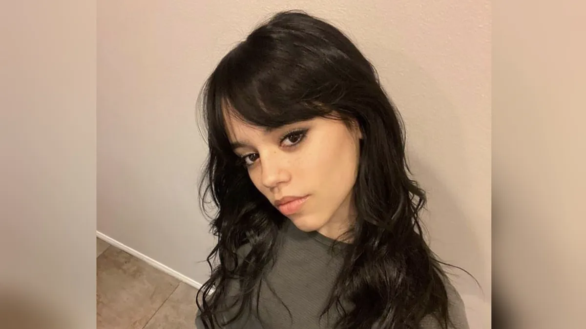Jenna ortega: Dublin Sees  in a Romantic Light with Elias Ronnenfelt