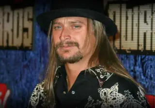 Kid rock: Nashville Welcomes  as Army Helicopters Hover Nearby