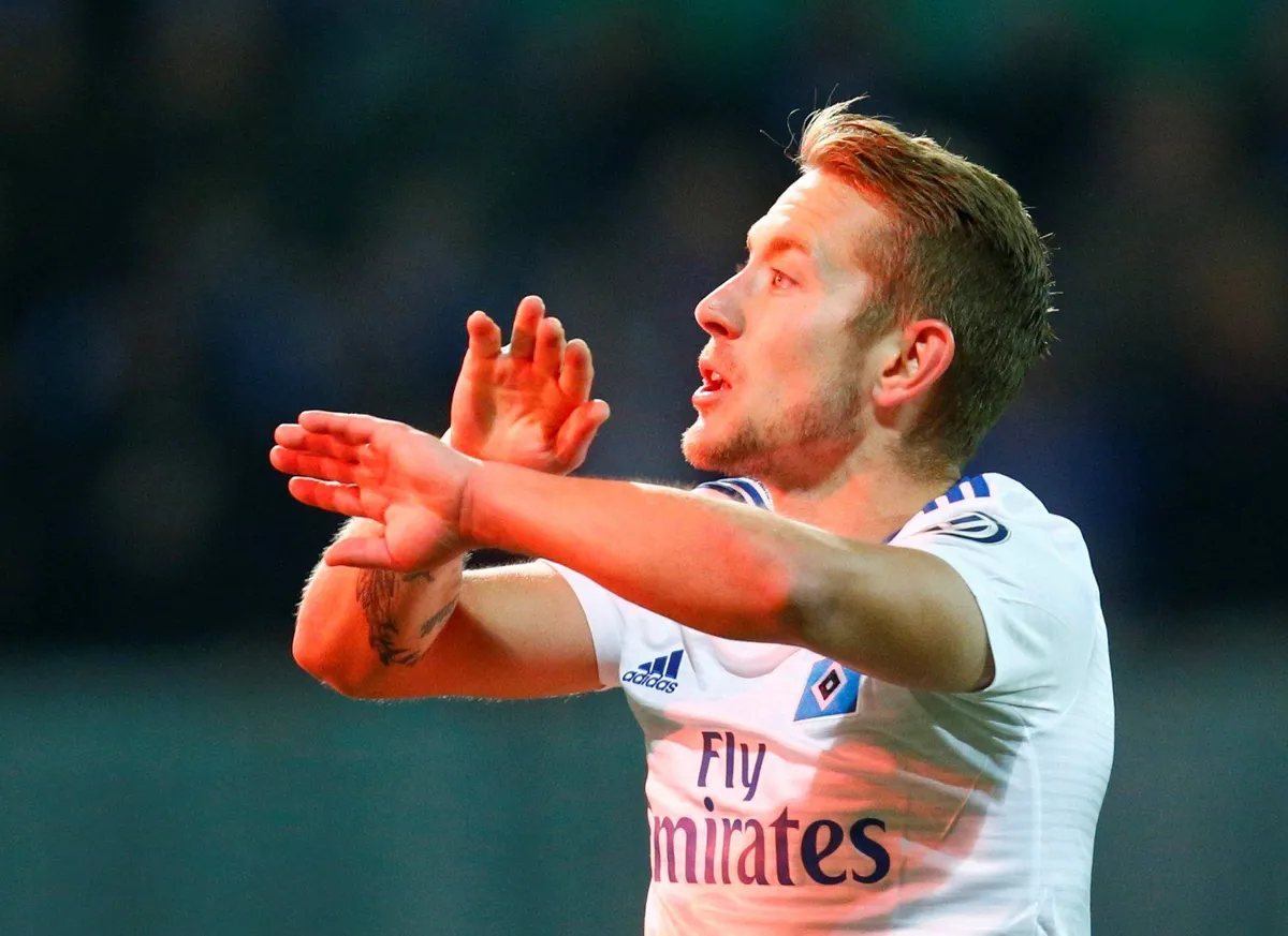 Lewis holtby: Eredivisie:  Suffers Injury During Match Against Fortuna Sittard