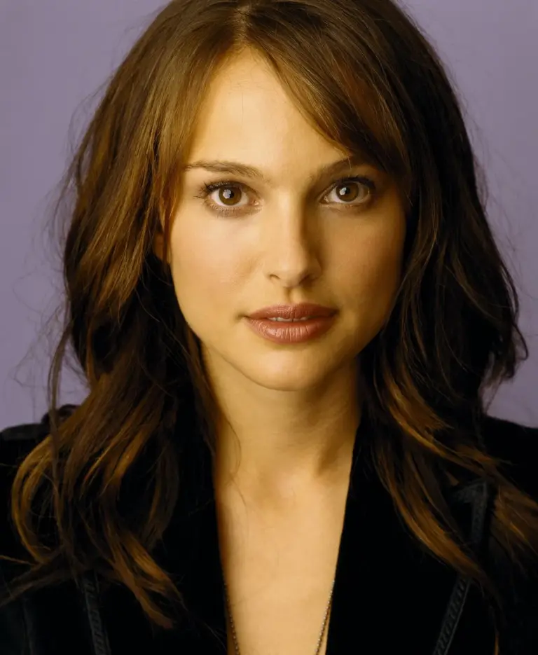 Natalie portman: Paris Welcomes : Expecting Baby No. 3