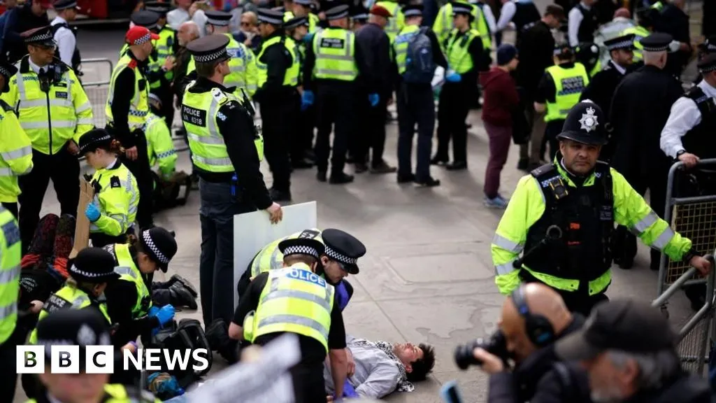 Police: London  Arrest 212 During Vigil Amid Controversy