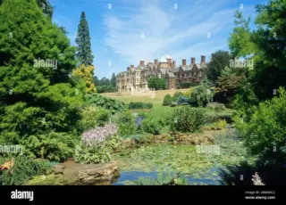 Sandringham estate: Queen Elizabeth and Prince Philip’s Down-to-Earth Life at Wood Farm