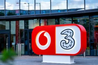 Mobile phone news: Vodafone becomes UK’s largest operator