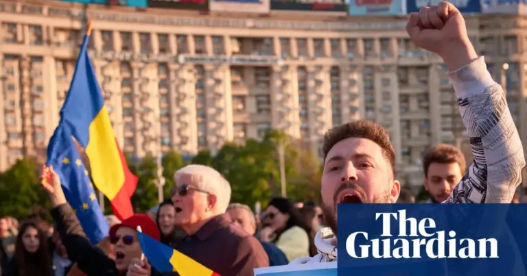 Romanian government collapses