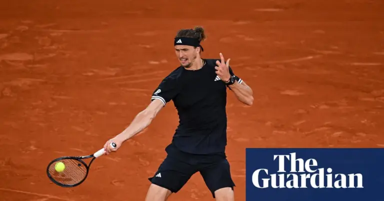 Zverev advances to French Open semi-finals after straight-sets victory