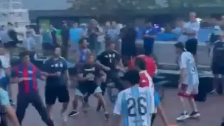 London: Police rescue Argentina fan from large crowd in Piccadilly Circus